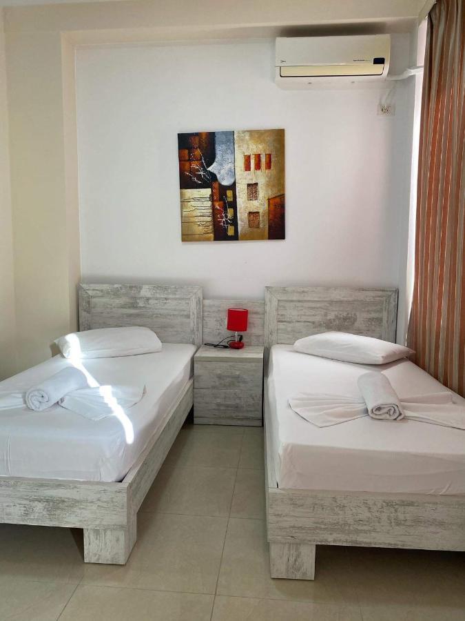 Apartamente Berti'S Garden Sarandë Exterior foto