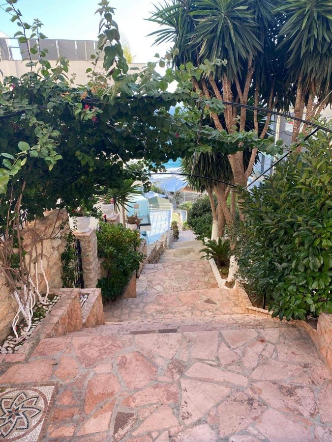 Apartamente Berti'S Garden Sarandë Exterior foto