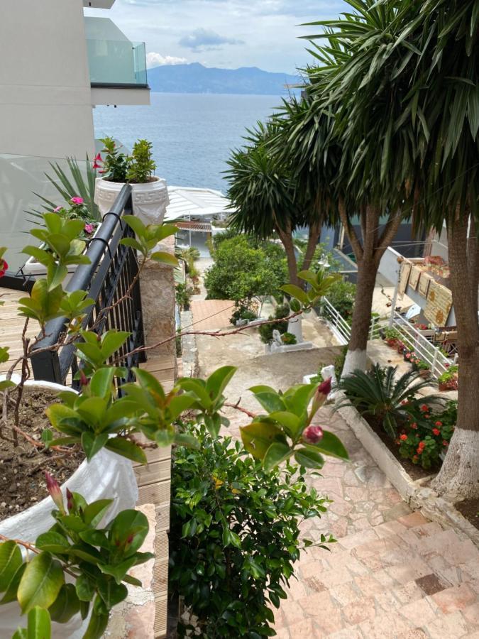 Apartamente Berti'S Garden Sarandë Exterior foto